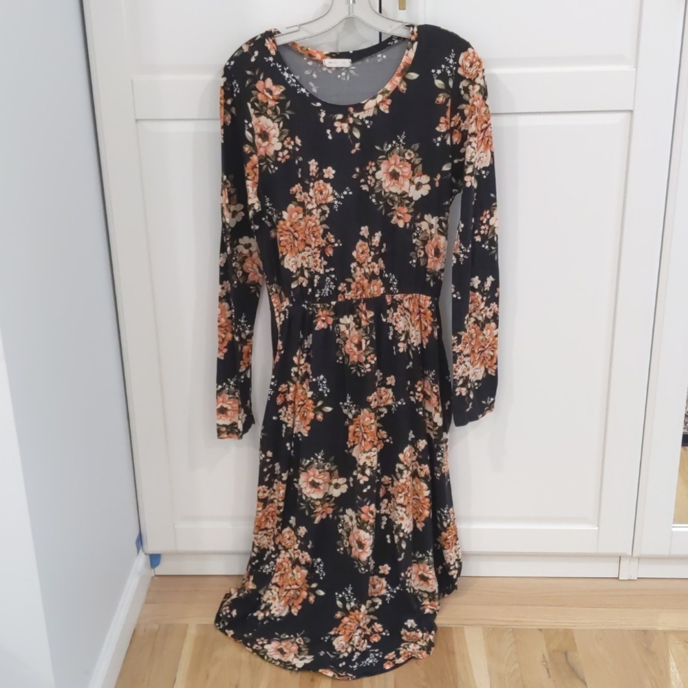 Reb & J. Black Floral midi dress size M